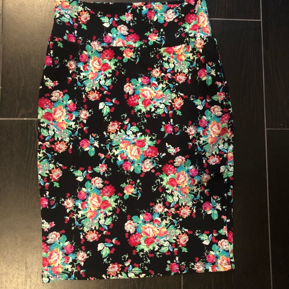 Stretchy Black Floral LulaRoe Cassie Pencil Skirt